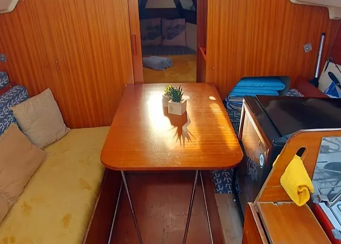 Botel Oasis 2 Saint-Raphael (Var)