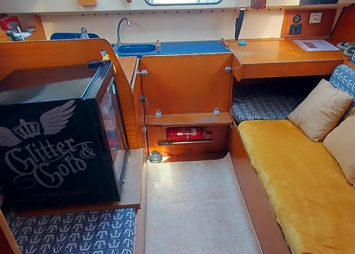 Botel Oasis 2 Saint-Raphael (Var)