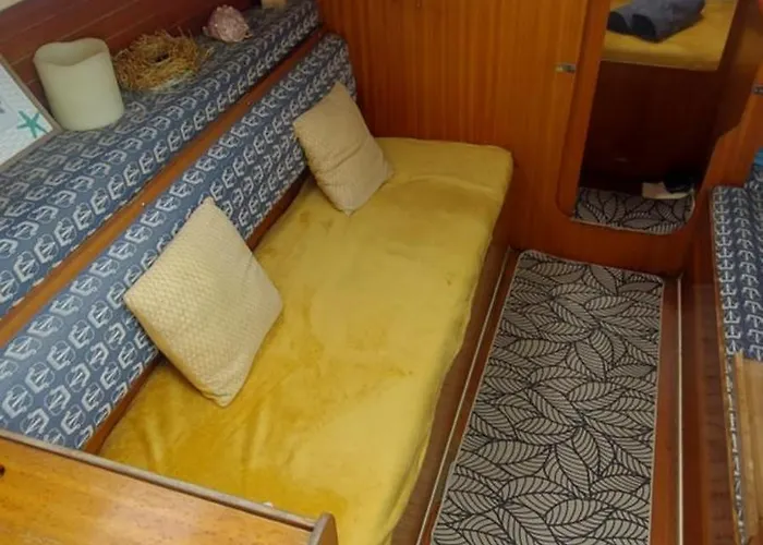 Botel Oasis 2 Saint-Raphael (Var)